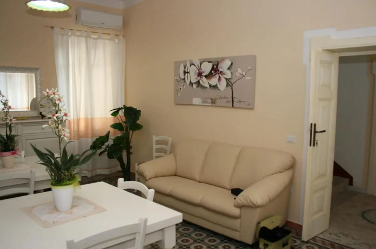 Guest House Le Gemelle Luras Italia